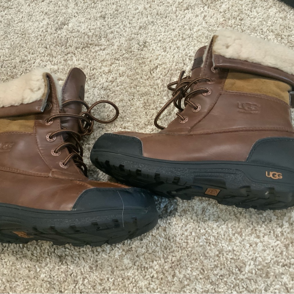 UGG Kids Butte II CWR Boots with Shearling Mix Lining size 2